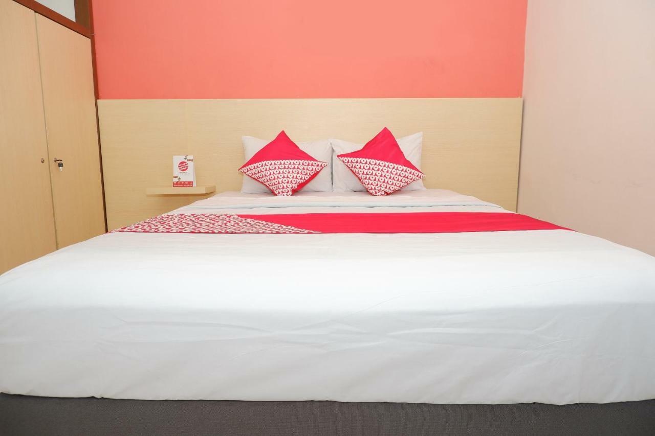 New Mira Hotel Semarang Exterior photo